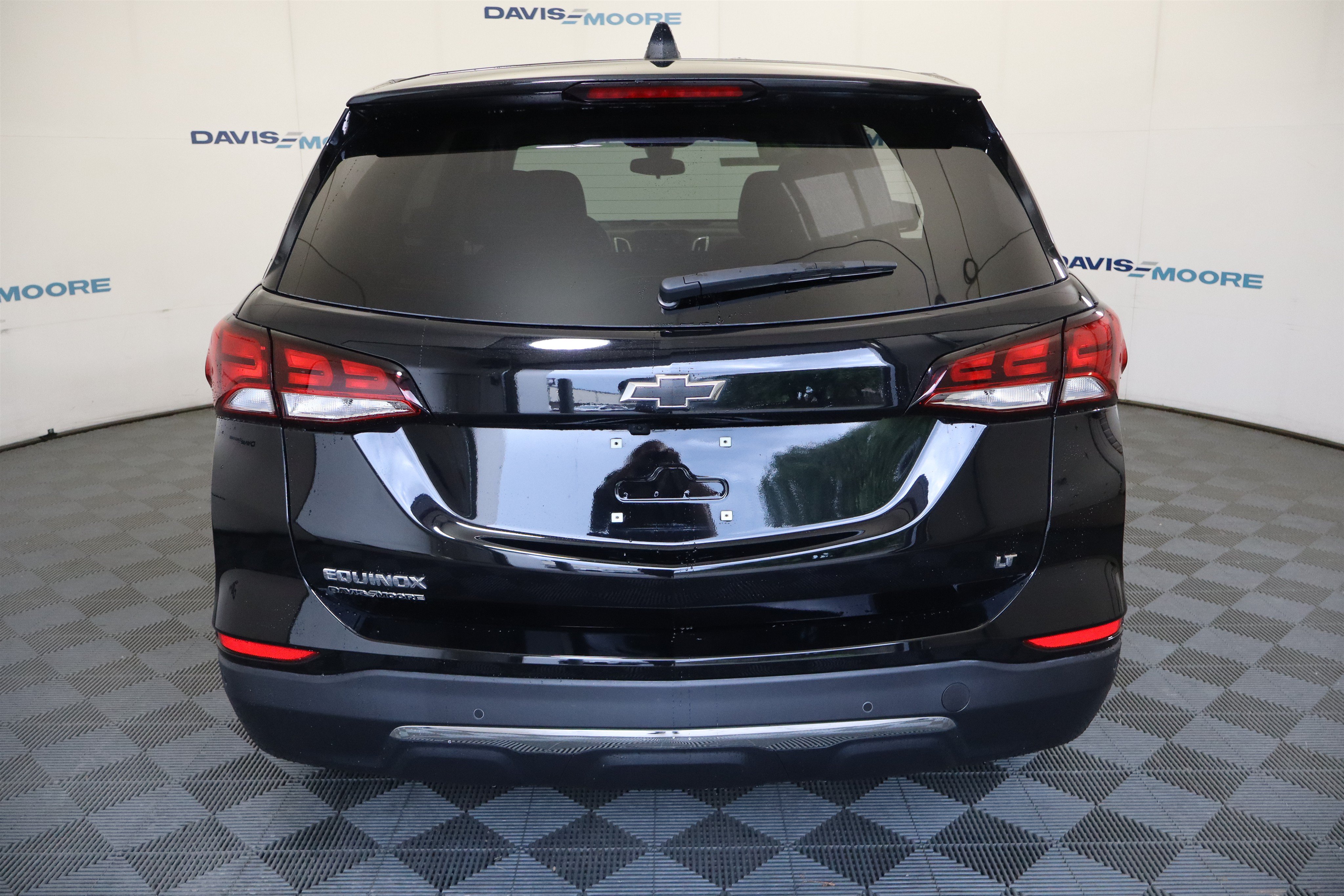 Used 2024 Chevrolet Equinox LT w/ LPO, Floor Liner Package FWD image 9