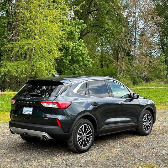 Used 2022 Ford Escape Titanium w/ Titanium Premium Package image 8
