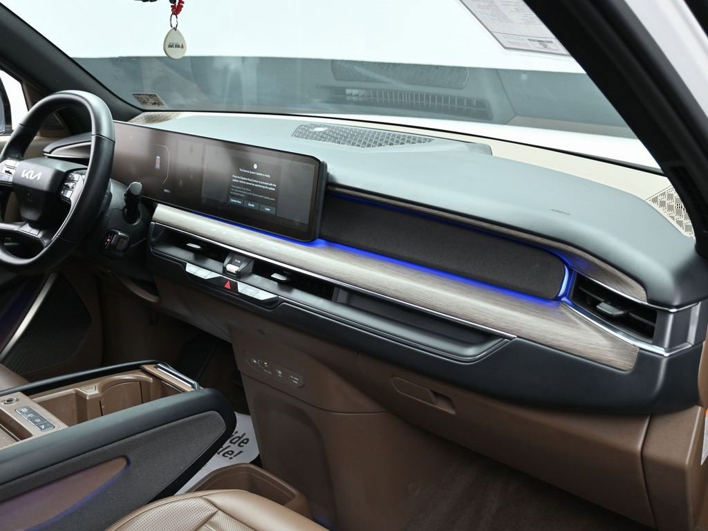 Used 2024 Kia EV9 Land image 35