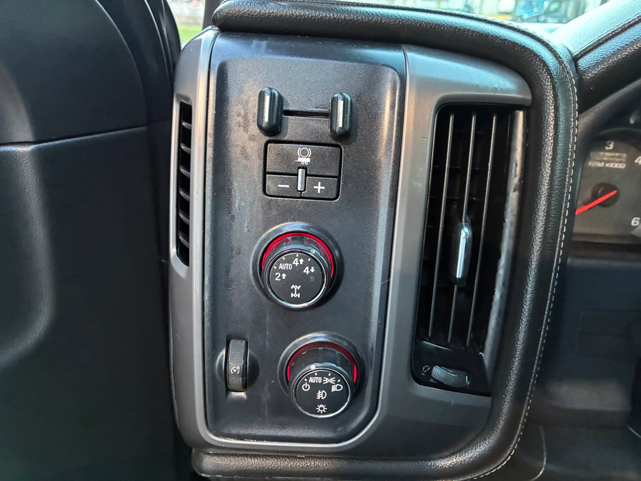 Used 2015 GMC Sierra 1500 SLE image 22