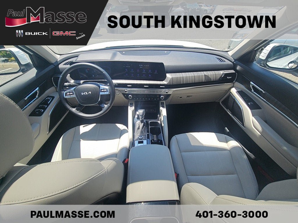 Used 2024 Kia Telluride EX w/ EX Captain's Chair Package AWD/4WD image 16