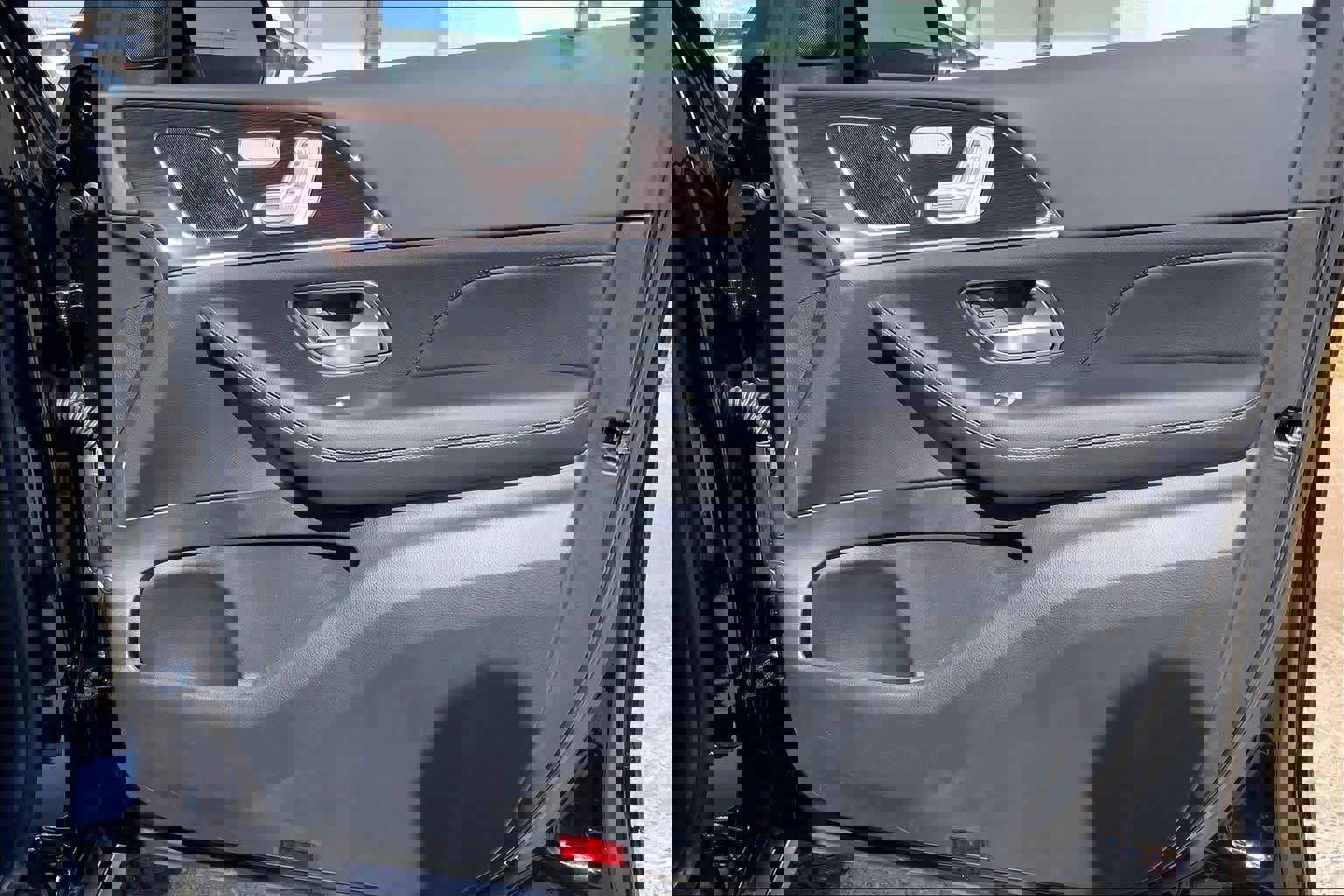 Used 2025 Mercedes-Benz GLE 450e 4MATIC image 22