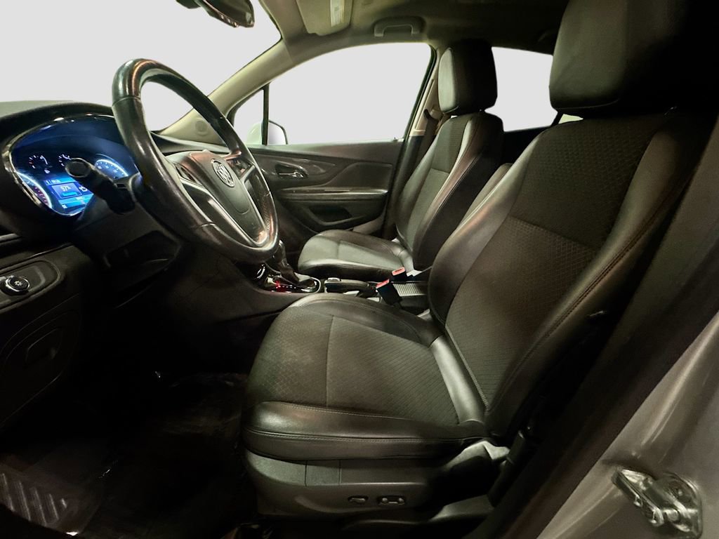 Used 2022 Buick Encore Preferred w/ Safety Package image 22