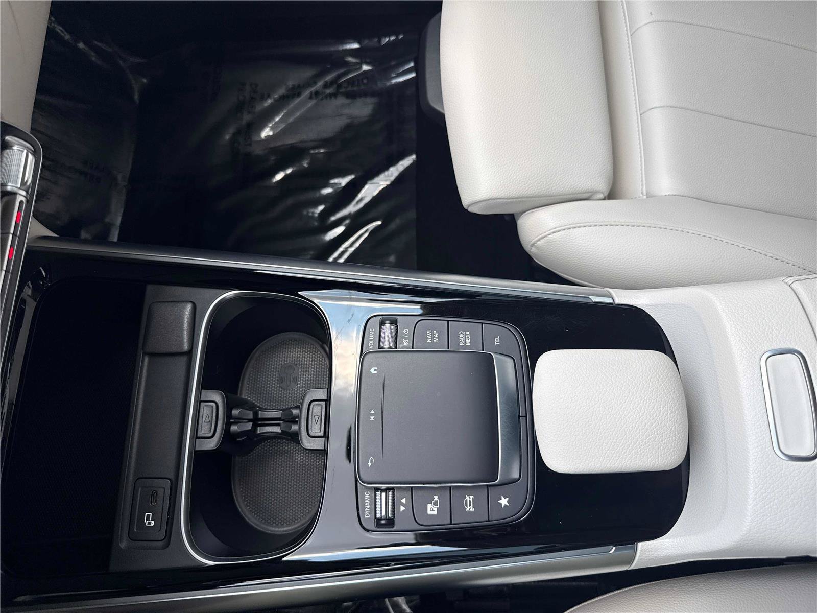 Used 2022 Mercedes-Benz GLA 250 4MATIC image 23