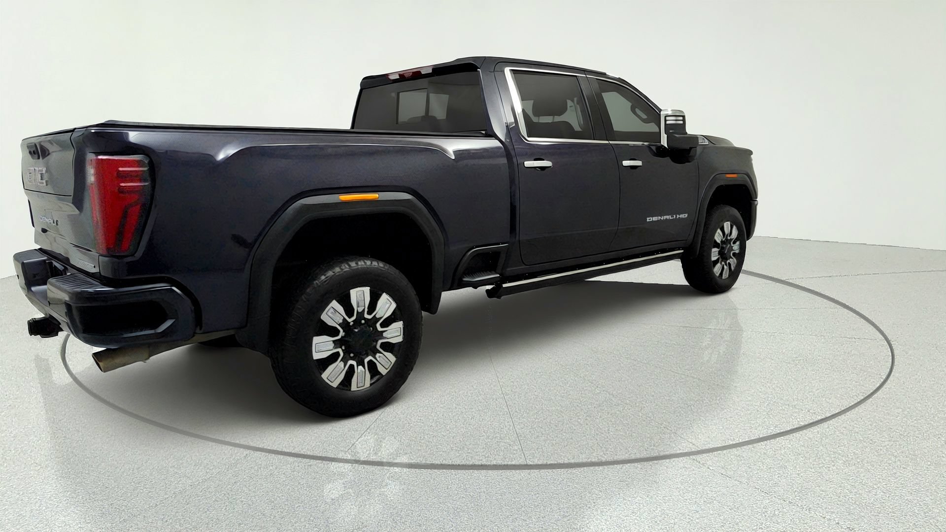 Used 2024 GMC Sierra 3500 Denali w/ Denali Reserve Package AWD/4WD image 5