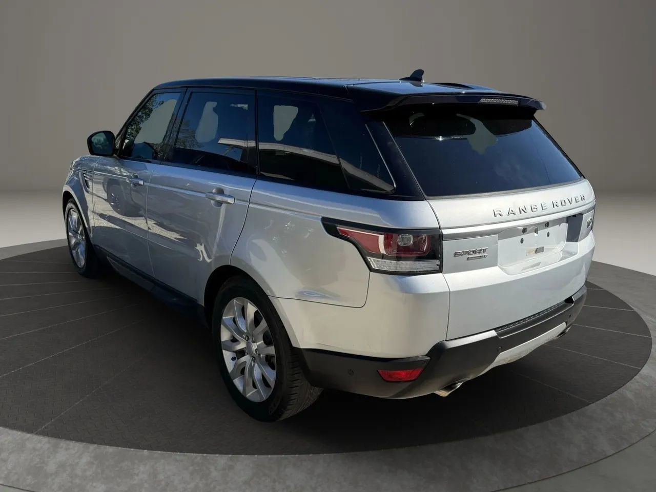 Used 2016 Land Rover Range Rover Sport HSE image 3