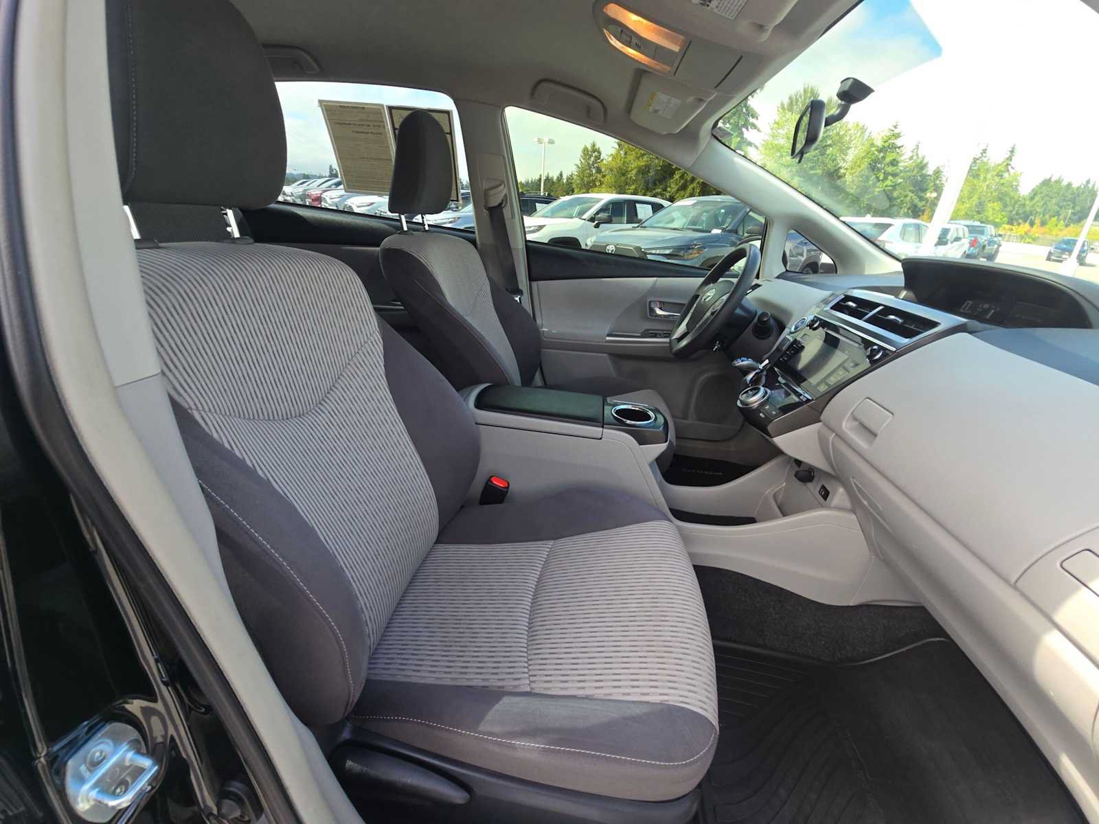 Used 2015 Toyota Prius V Three FWD image 11