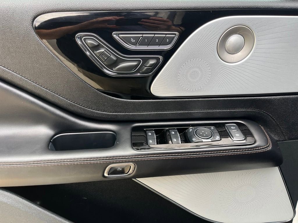 Used 2023 Lincoln Aviator Grand Touring w/ Equipment Group 301A AWD/4WD image 44