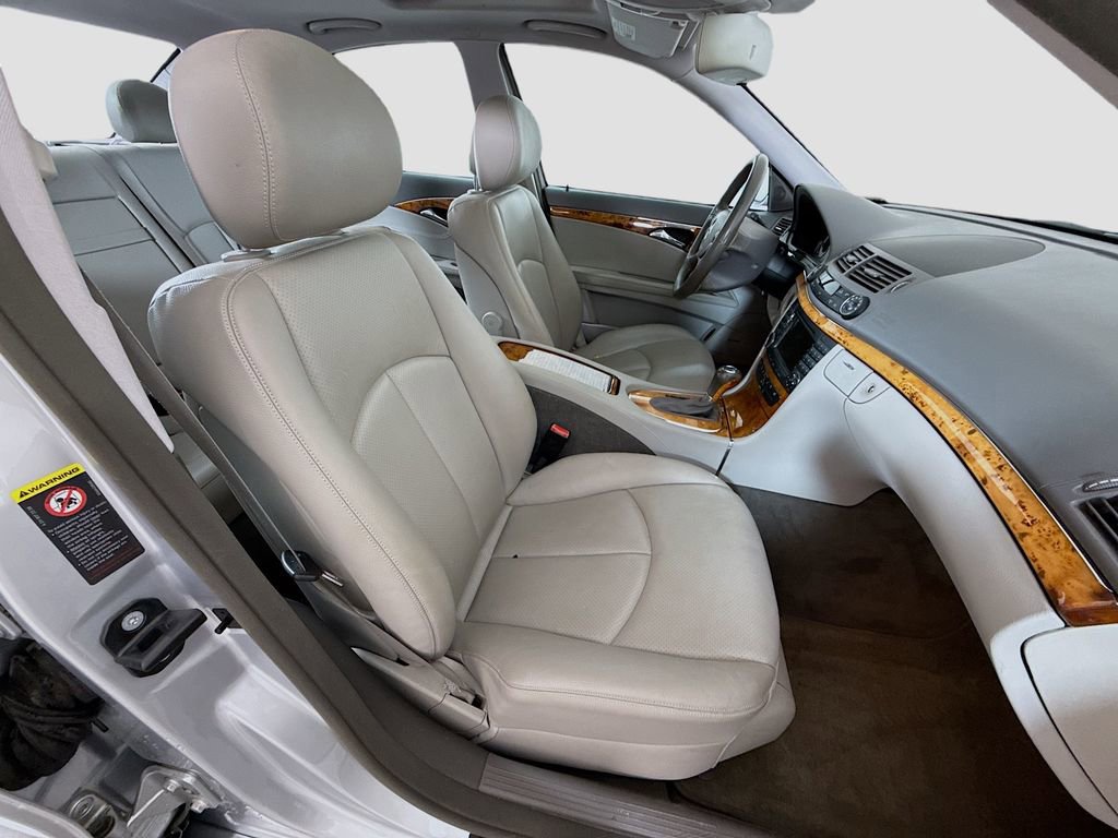 Used 2008 Mercedes-Benz E 350 4MATIC Sedan image 28