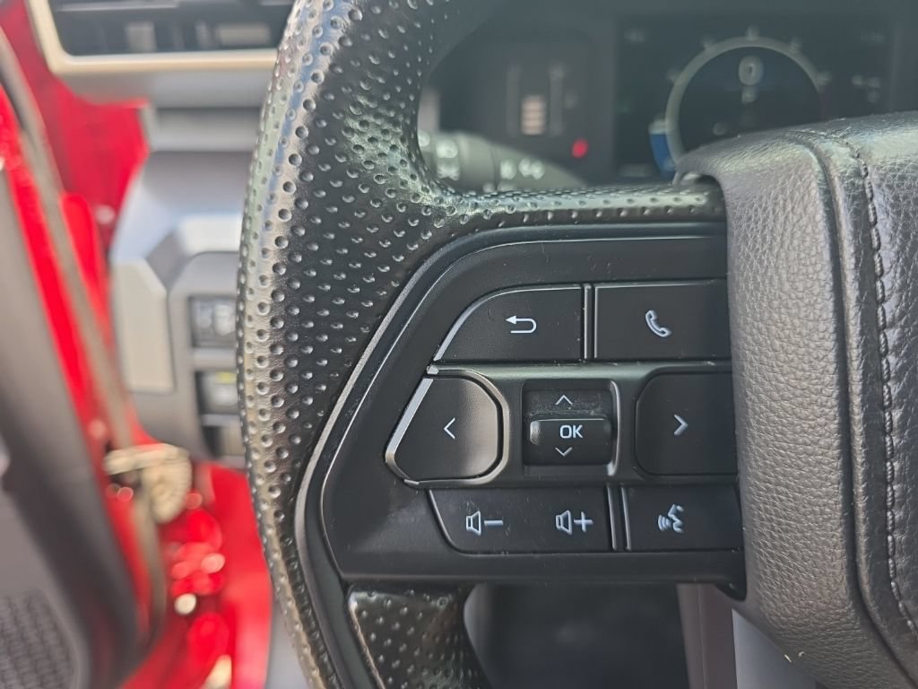 Certified 2025 Toyota Tacoma SR5 AWD/4WD image 16
