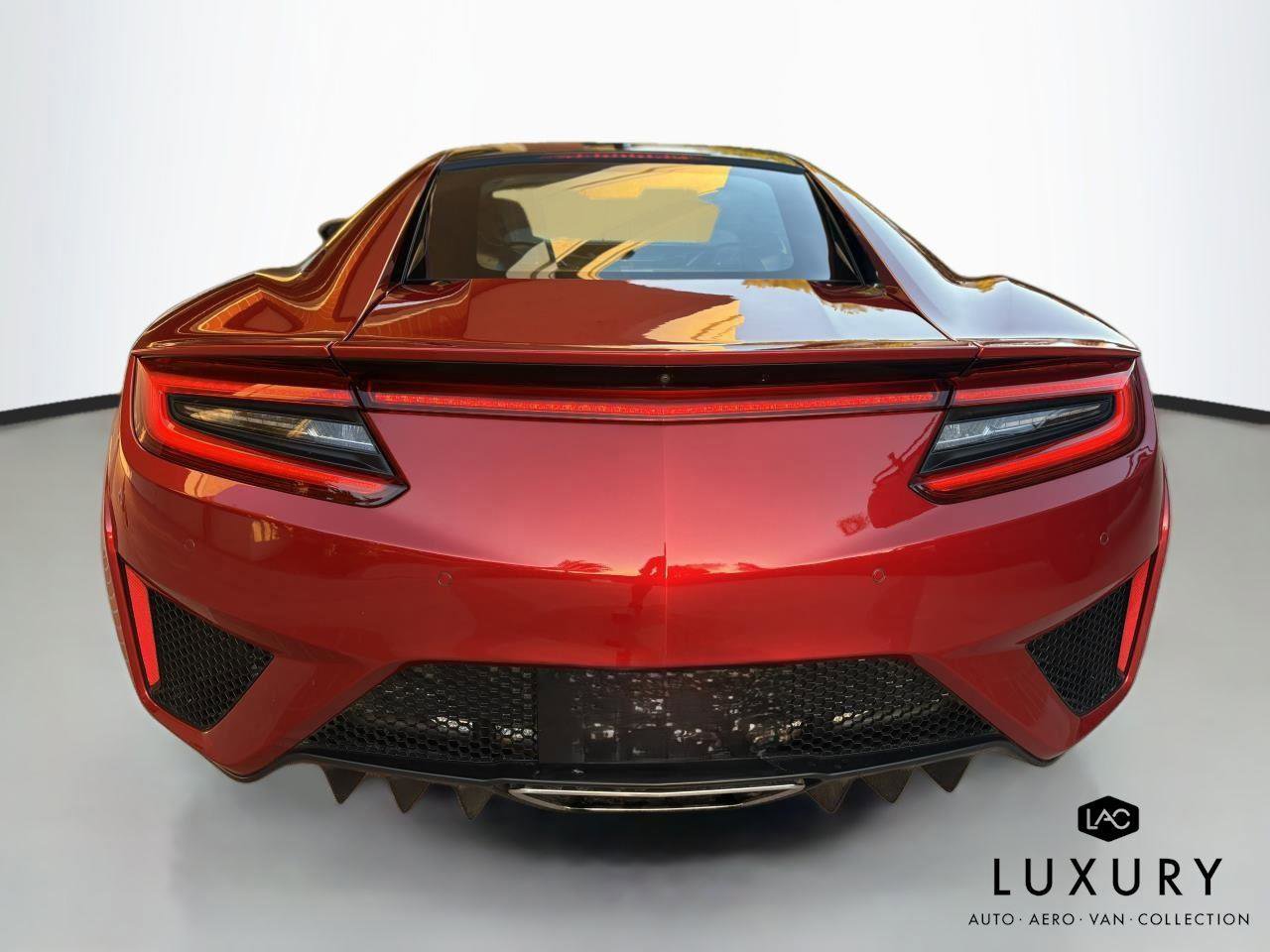 Used 2017 Acura NSX image 4