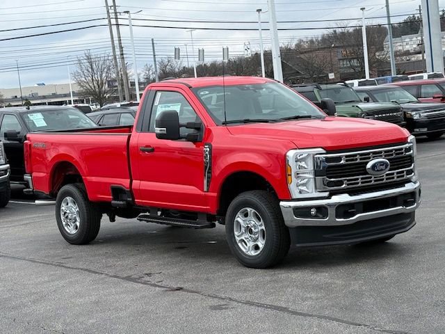 New 2025 Ford F350 XLT image 9