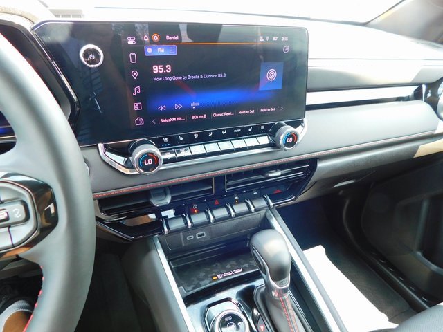 Used 2025 Chevrolet Colorado Z71 w/ Z71 Convenience Package 2 image 32