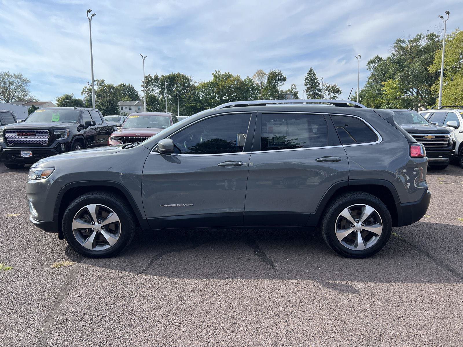Used 2020 Jeep Cherokee Limited AWD/4WD image 4