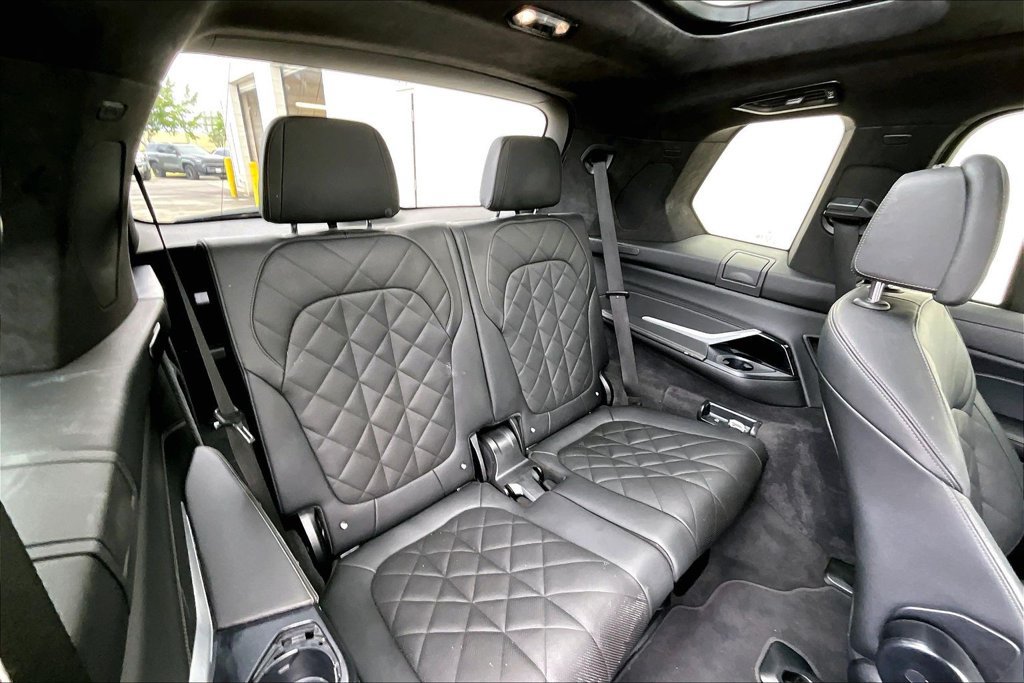 Used 2023 BMW X7 xDrive40i w/ M Sport Package AWD/4WD image 29