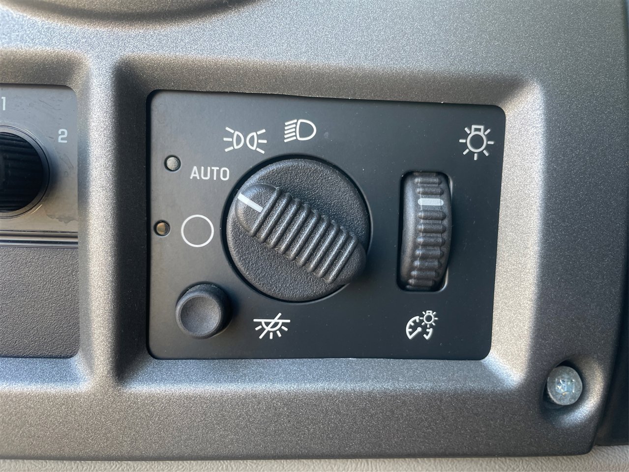 Used 2003 HUMMER H2 w/ Preferred Equipment Group image 20