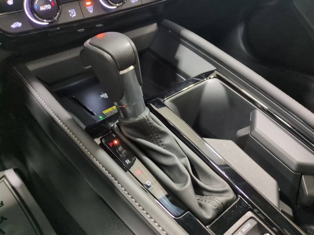 Used 2023 Honda Accord Touring image 14