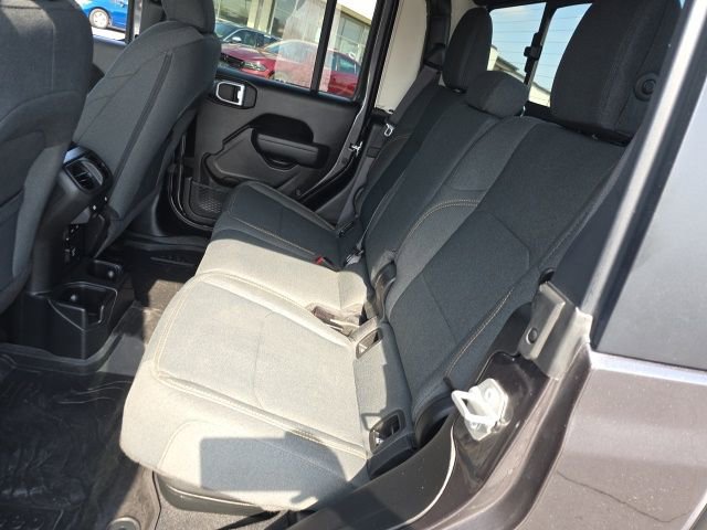 Used 2024 Jeep Gladiator Sport AWD/4WD image 39