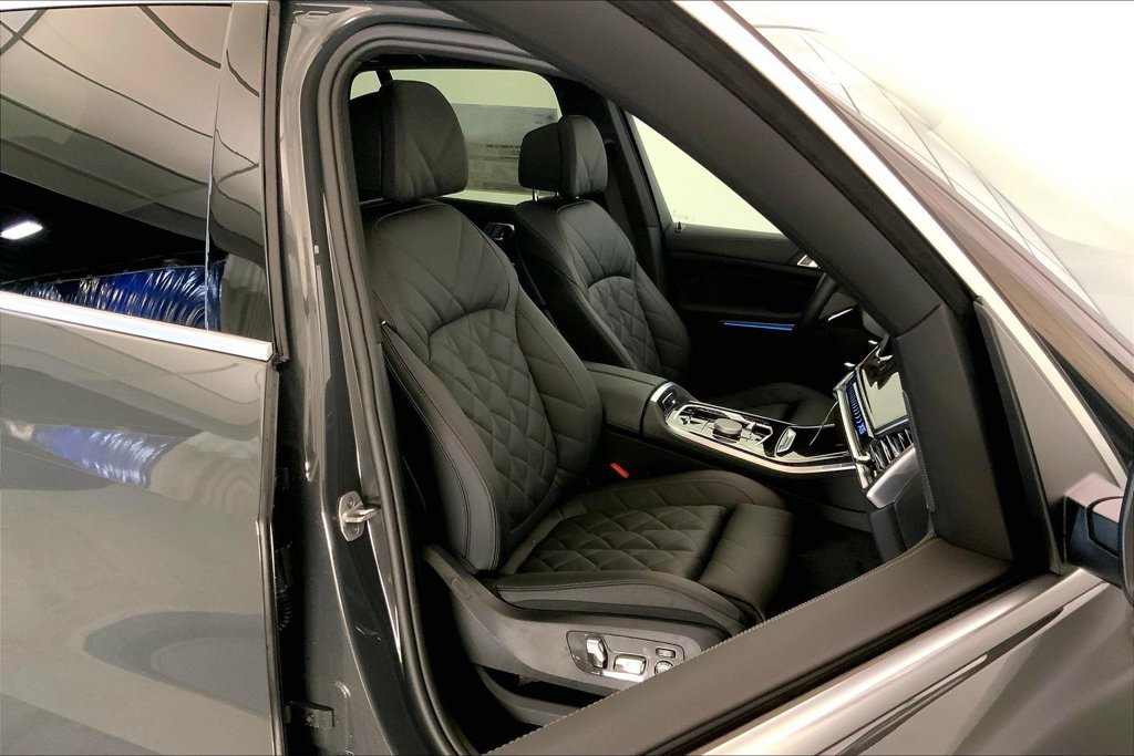 New 2026 BMW X5 xDrive50e w/ Climate Comfort Package AWD/4WD image 7