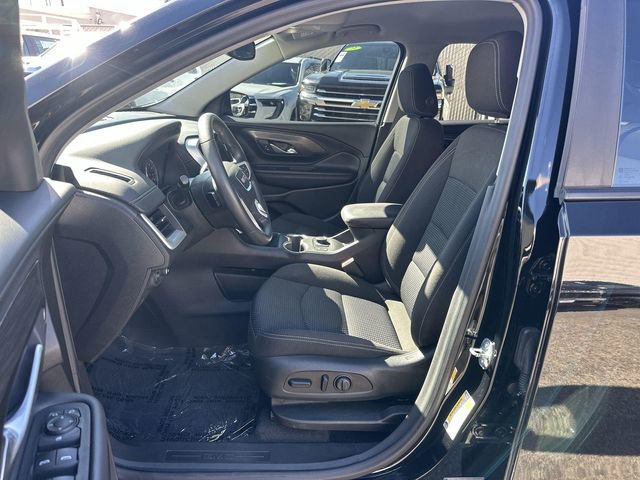 Used 2023 GMC Terrain SLE w/ Driver Convenience Package image 17