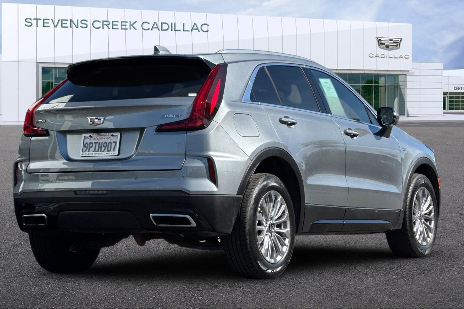 Certified 2025 Cadillac XT4 Premium Luxury image 3