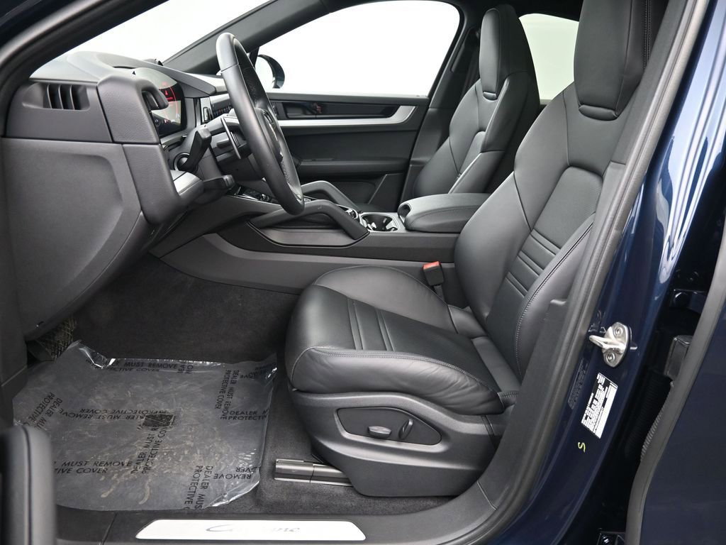 Certified 2024 Porsche Cayenne Coupe image 10
