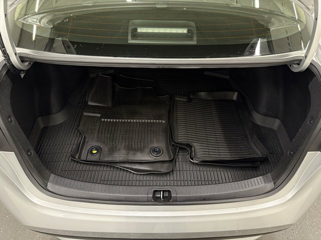 Used 2022 Toyota Corolla LE image 5