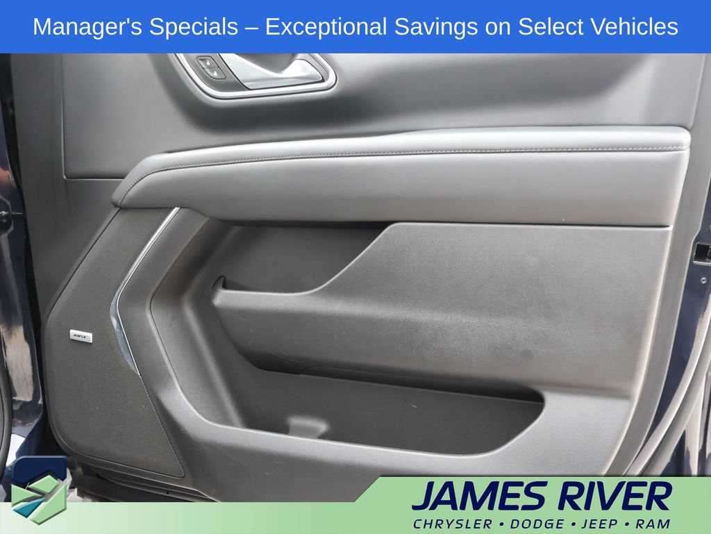 Used 2024 Chevrolet Suburban LT AWD/4WD image 8