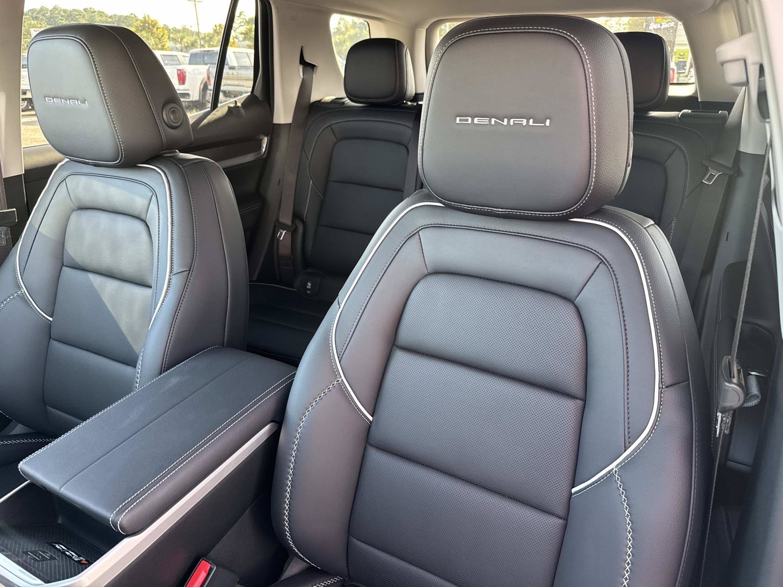 New 2027 GMC Terrain Denali w/ LPO, Black Badging Package AWD/4WD image 22