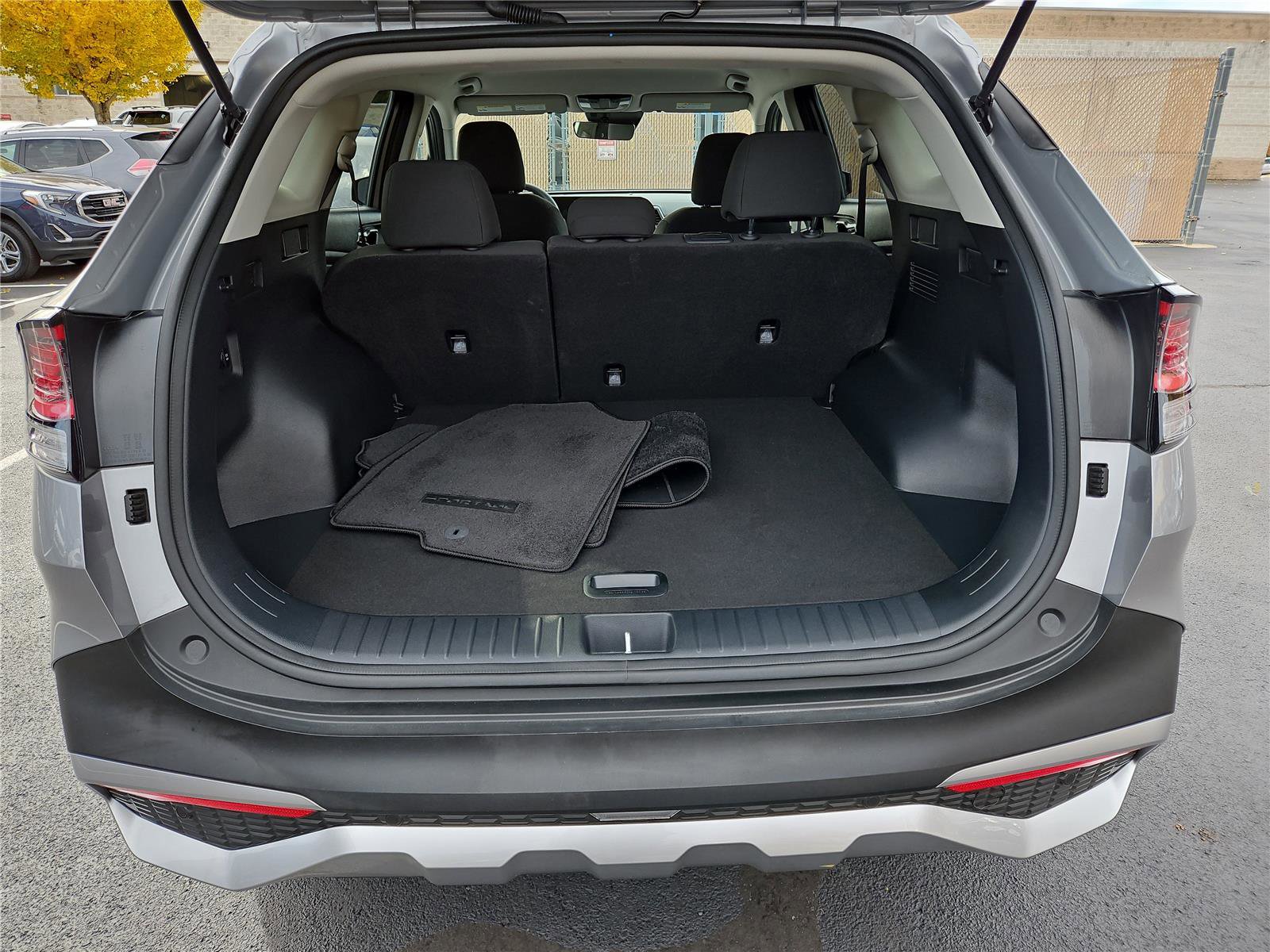 Certified 2025 Kia Sportage LX image 5