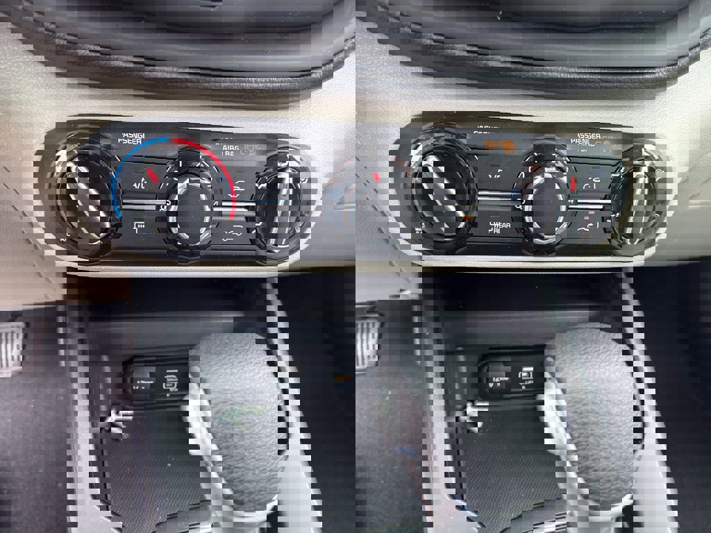 Used 2022 Kia Soul LX image 16