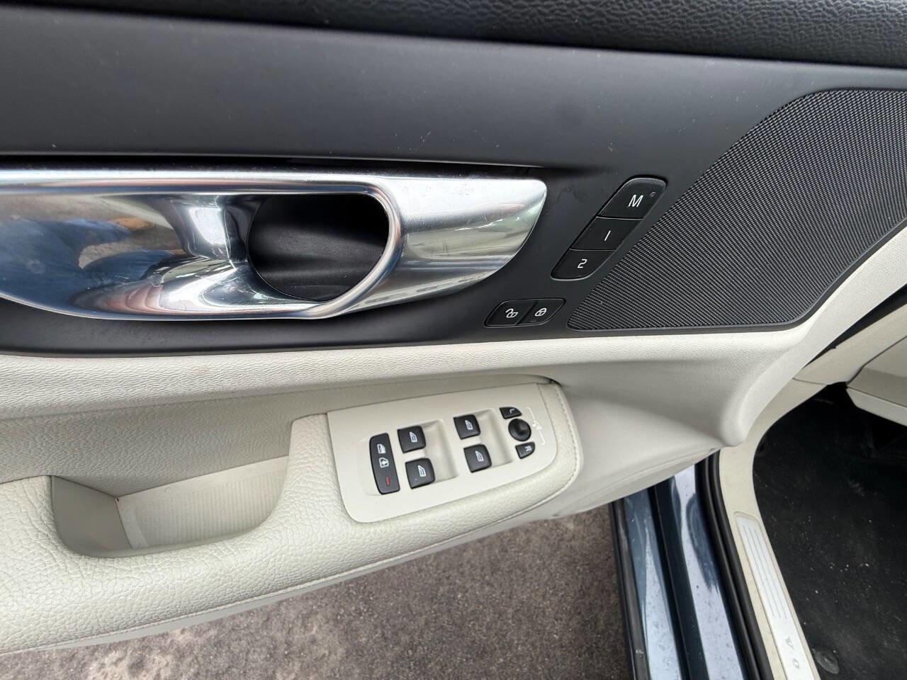 Used 2022 Volvo S60 B5 Inscription image 14