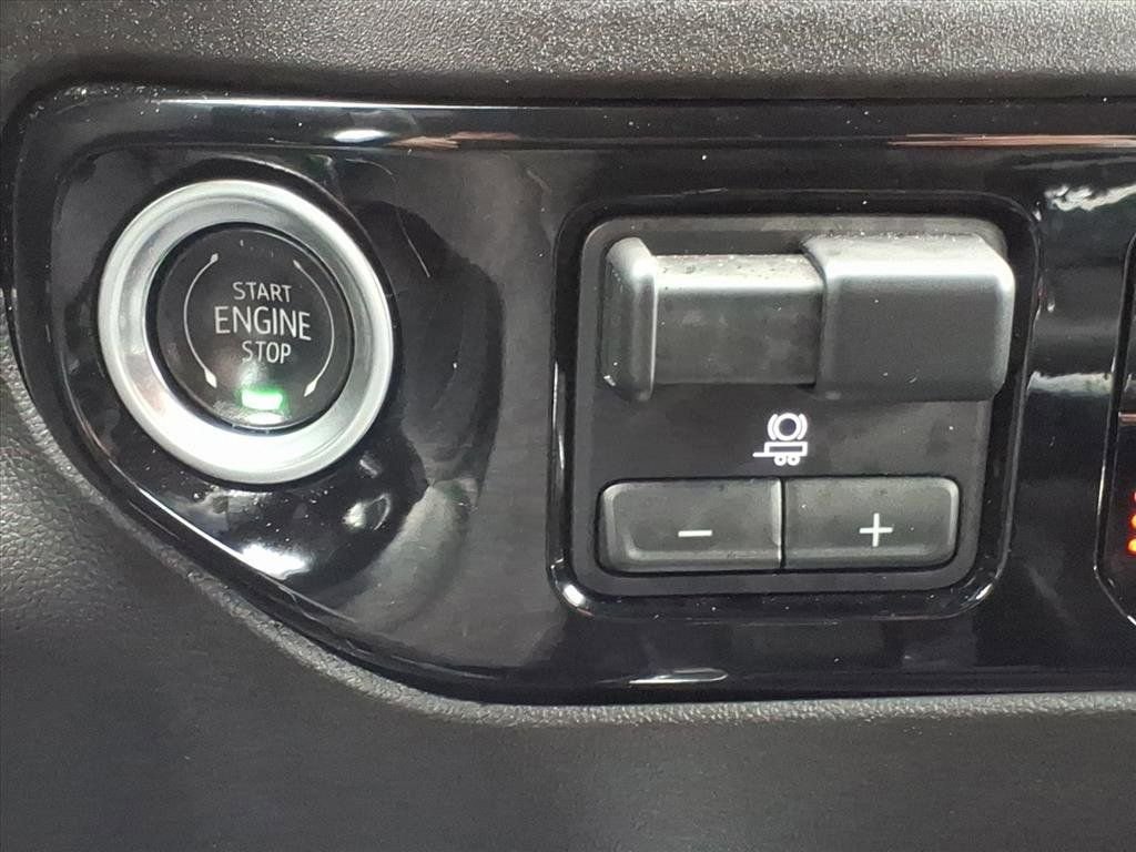 Used 2024 Chevrolet Silverado 1500 RST image 17