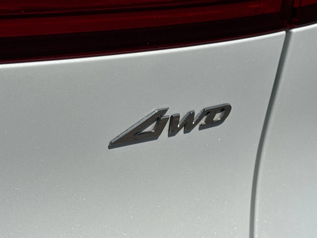 Used 2025 Genesis GV70 2.5T AWD/4WD image 13