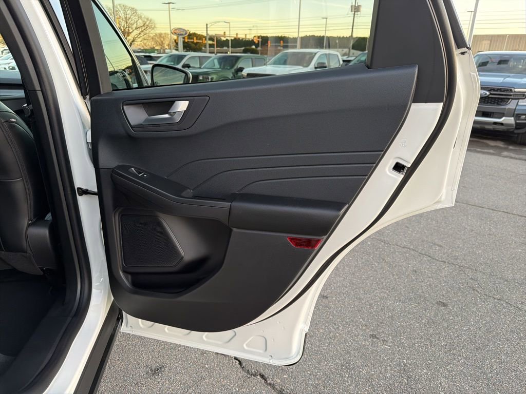 New 2026 Ford Escape SE FWD image 19