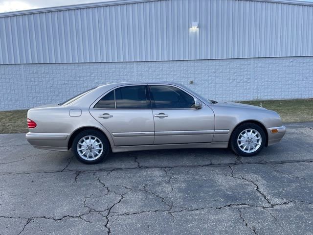 Used 2000 Mercedes-Benz E 320 Sedan image 17