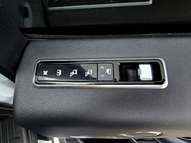 Used 2020 Land Rover Range Rover HSE image 28