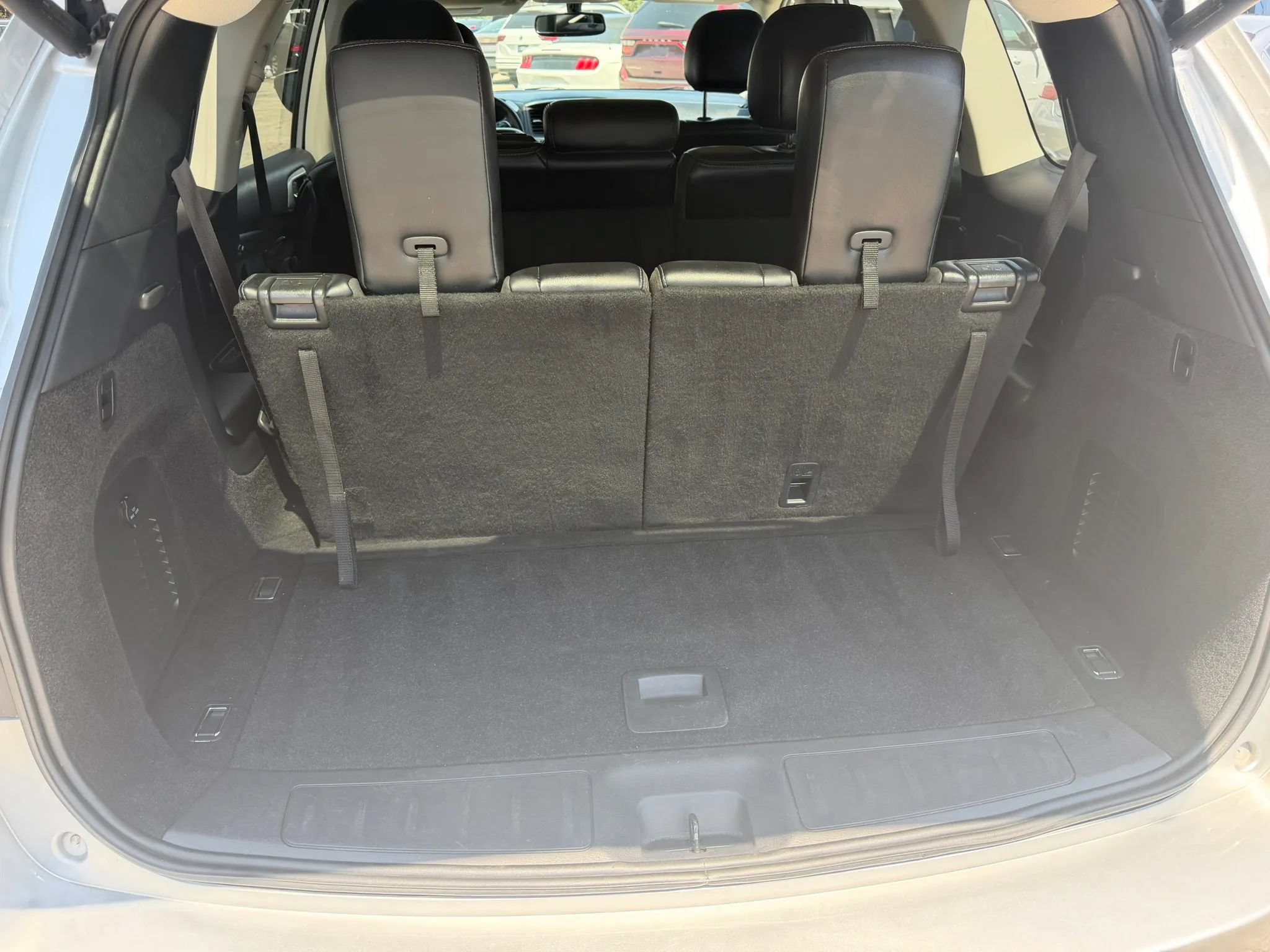 Used 2019 Nissan Pathfinder SL FWD image 8