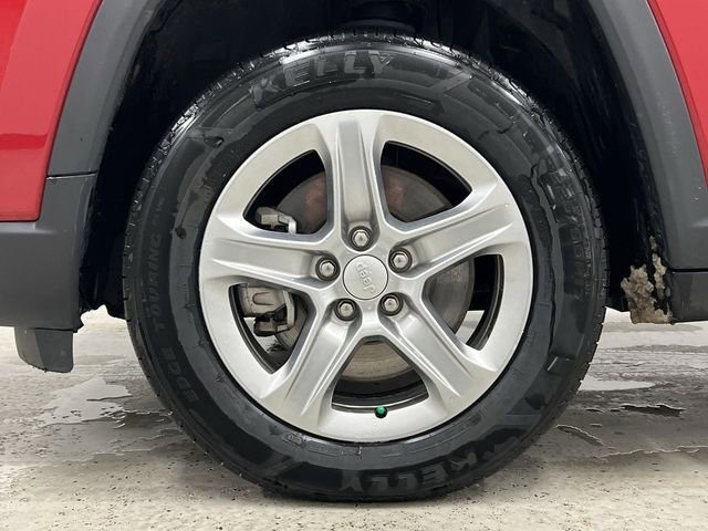 Used 2024 Jeep Compass Latitude image 31