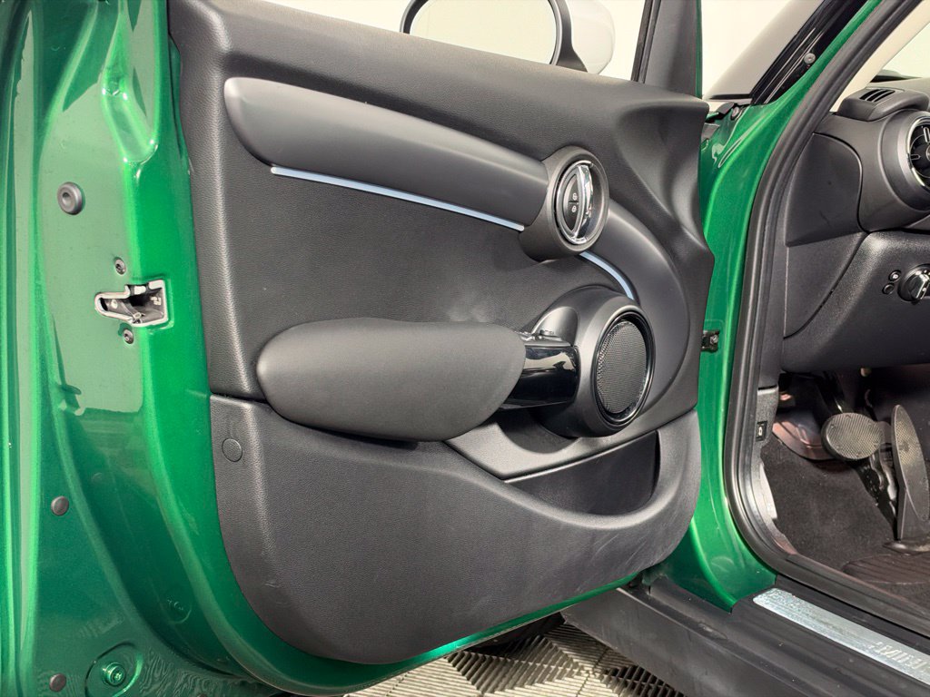 Certified 2024 MINI Cooper 4-Door Hardtop FWD image 38