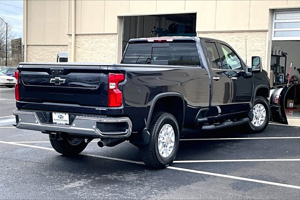 Used 2024 Chevrolet Silverado 2500 LTZ w/ LTZ Convenience Package AWD/4WD image 2