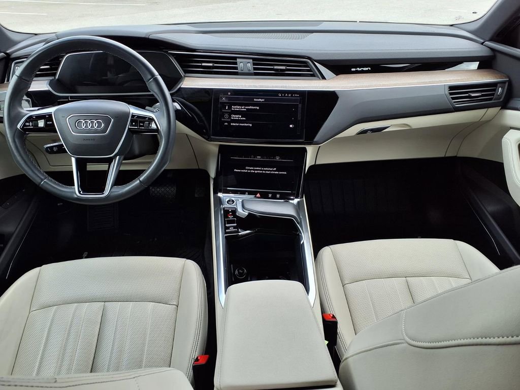 Used 2024 Audi Q8 e-tron Premium Plus w/ Premium Plus Package AWD/4WD image 18