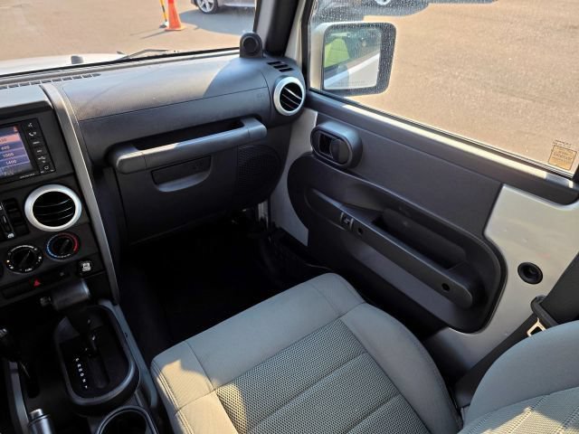 Used 2008 Jeep Wrangler Unlimited Sahara AWD/4WD image 33