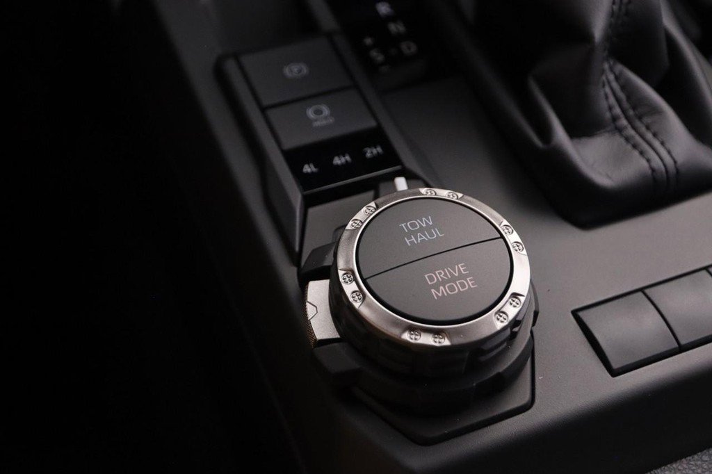 New 2026 Toyota 4Runner SR5 AWD/4WD image 20