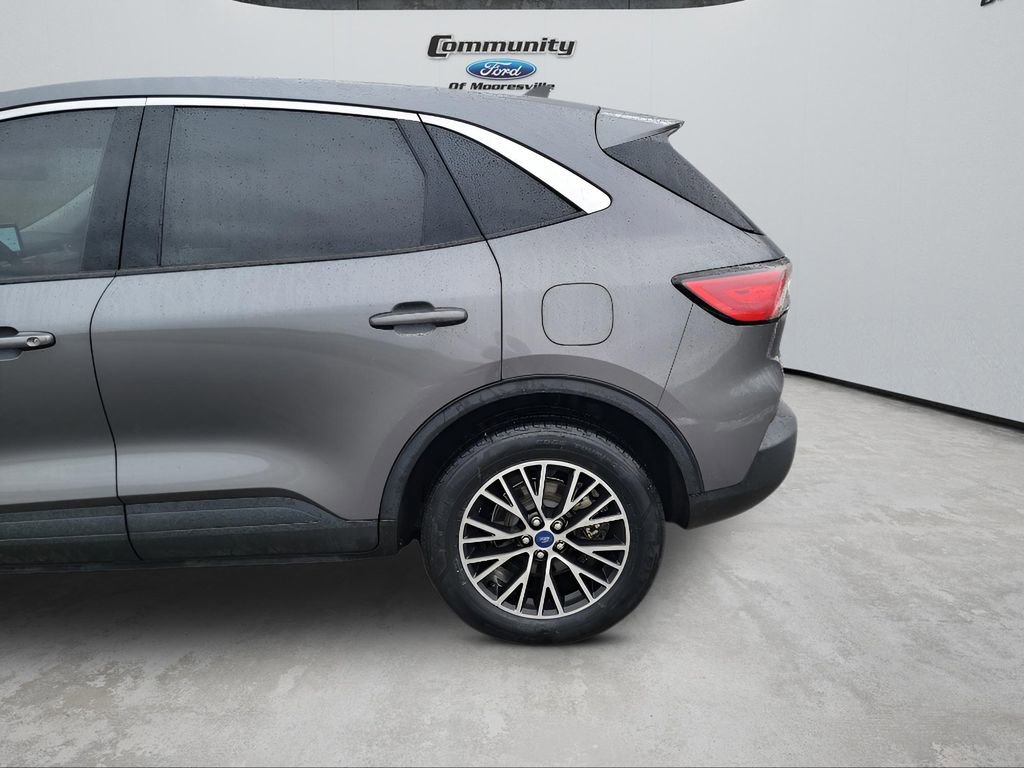 Used 2022 Ford Escape SE image 6