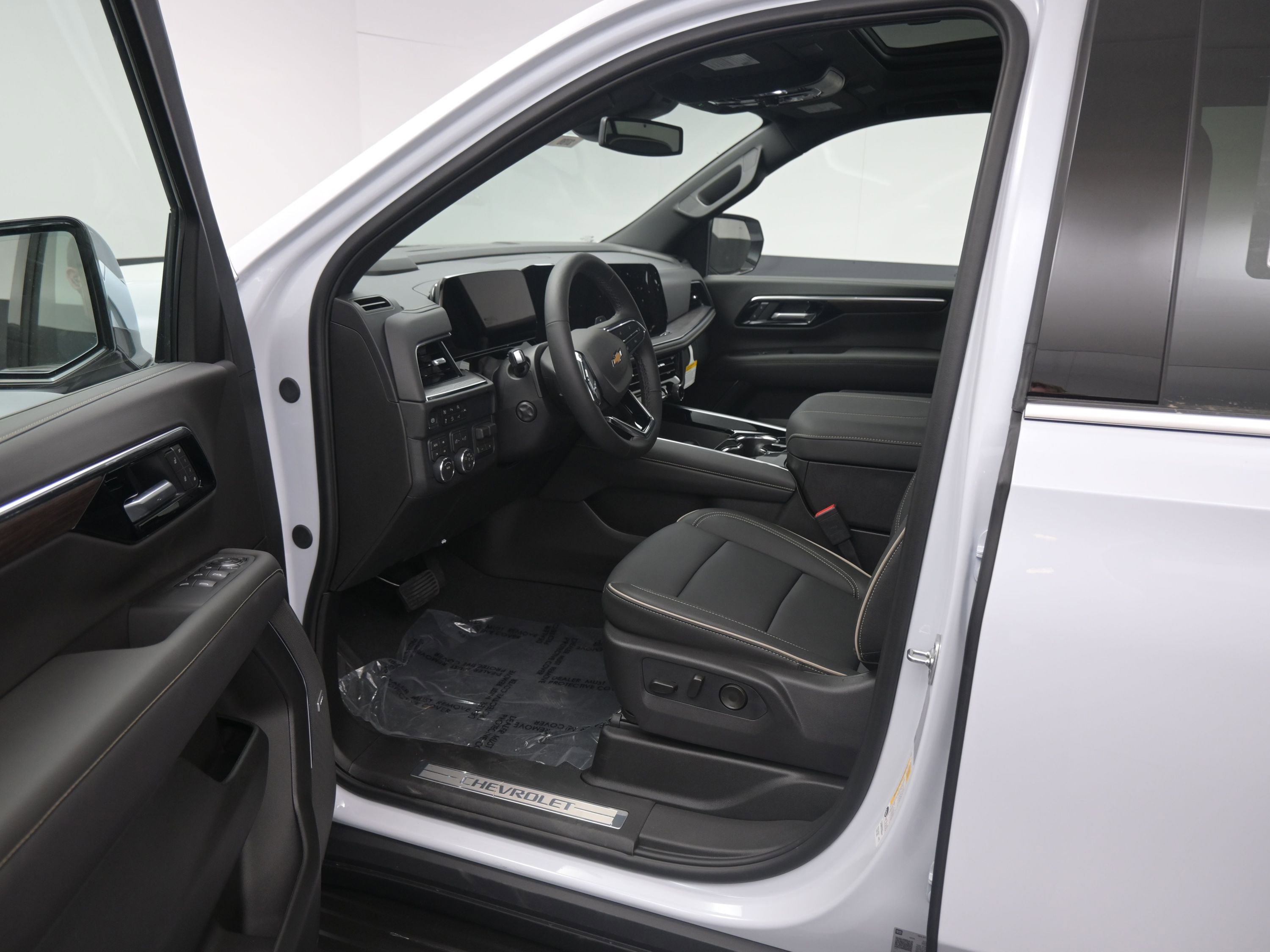 Used 2024 Chevrolet Silverado 1500 Custom Trail Boss w/ LPO, Dark Essentials Package image 13