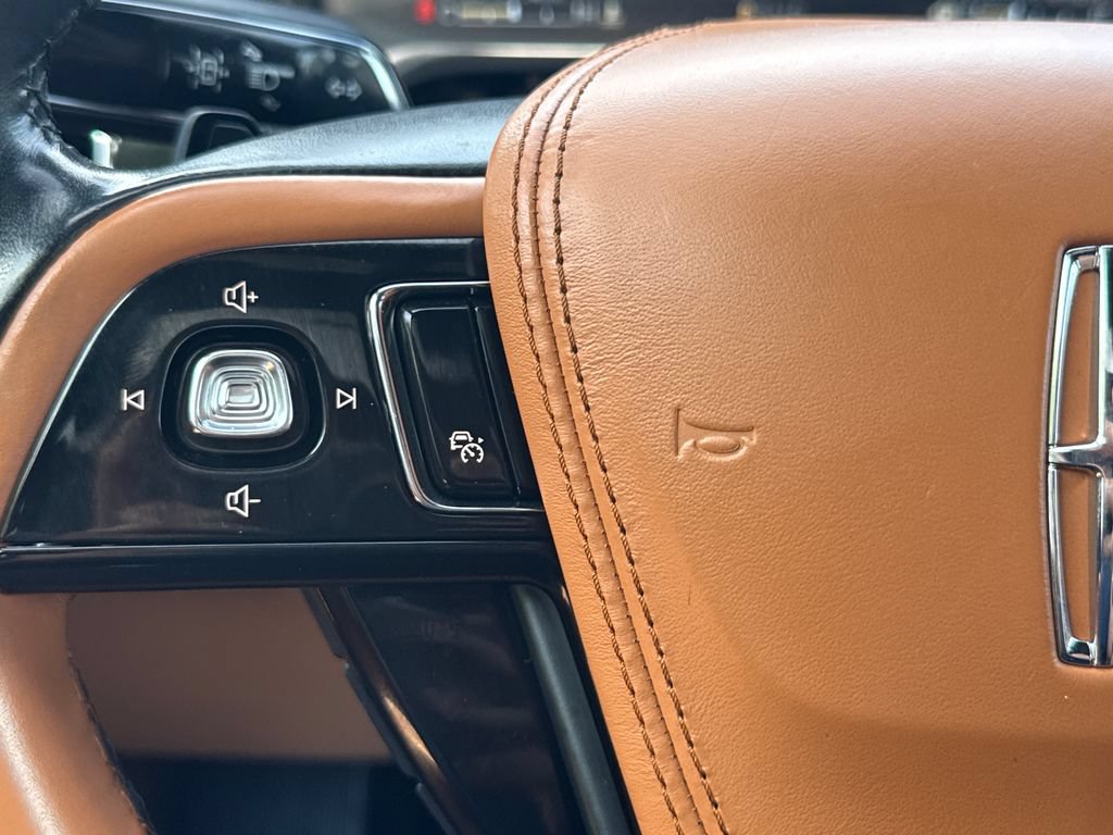 Used 2020 Lincoln Aviator Black Label AWD/4WD image 16