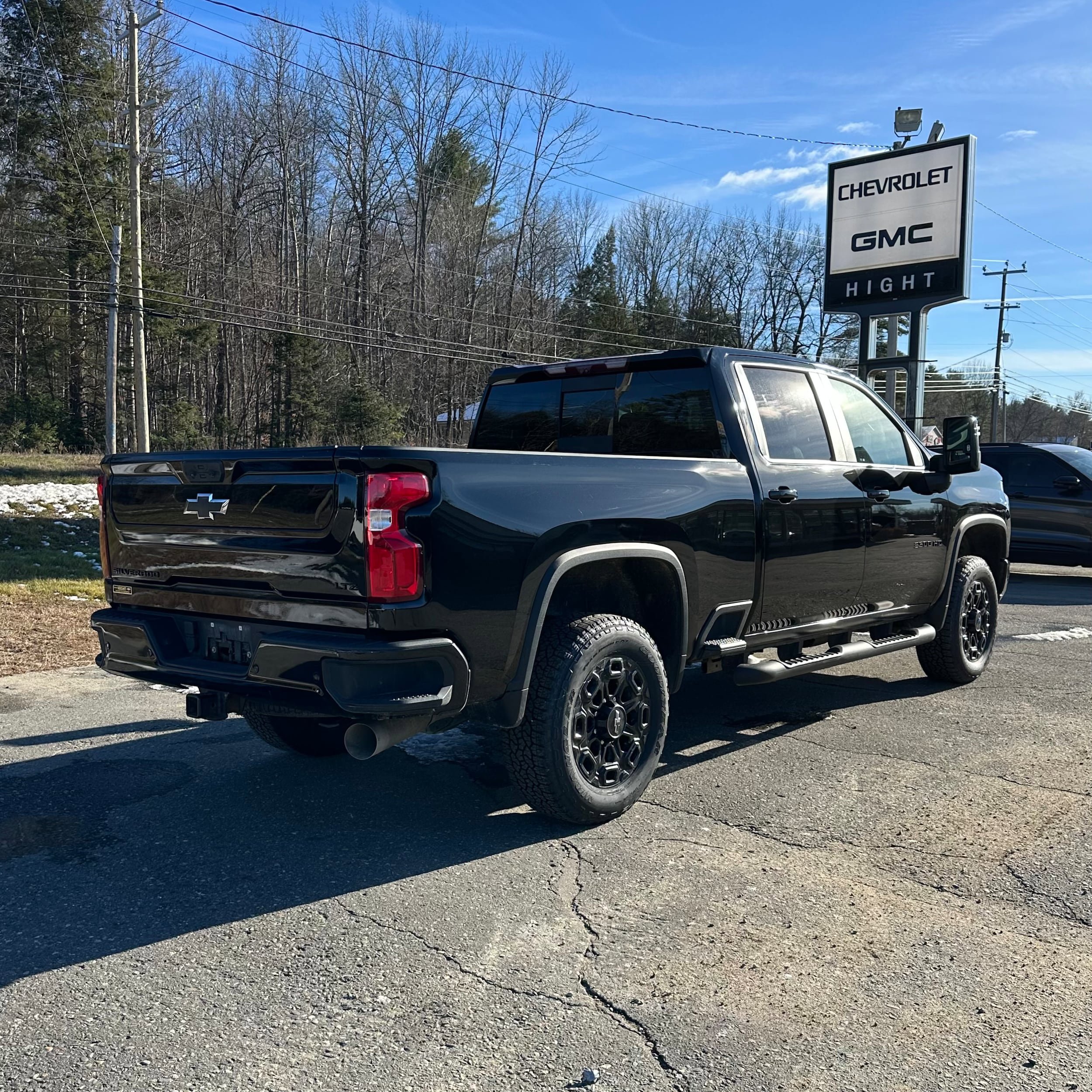 Used 2022 Chevrolet Silverado 3500 LTZ w/ LTZ Plus Package AWD/4WD image 3