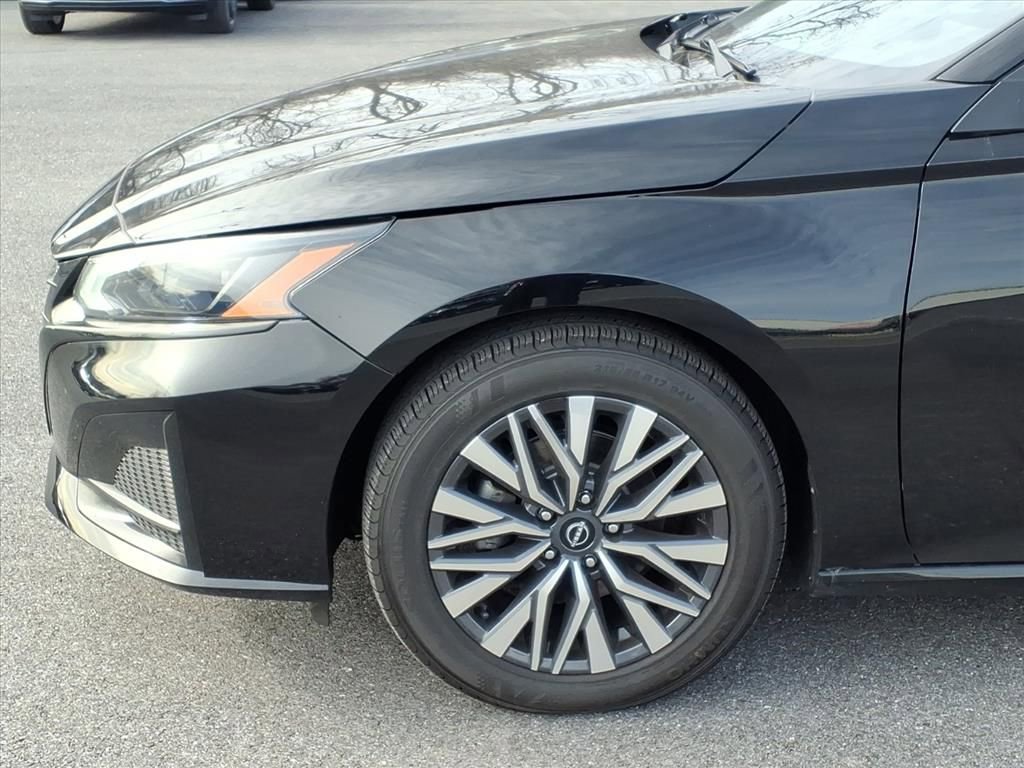 Used 2023 Nissan Altima 2.5 SV image 7