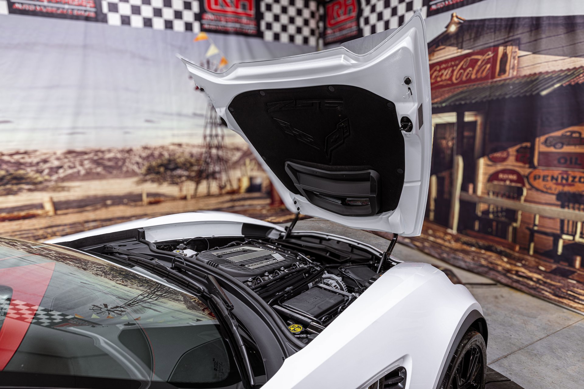 Used 2016 Chevrolet Corvette Z06 w/ 3LZ Preferred Equipment Group image 33